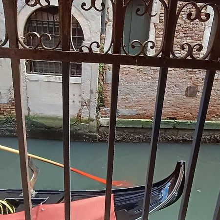 Ca Del Gambero Canal View Venice Exterior photo